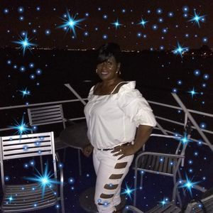 Meet your Posher, Denise